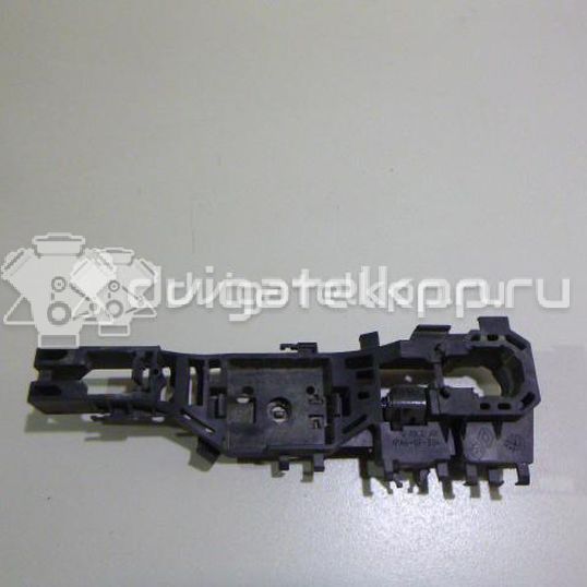 Фото Кронштейн ручки  8200028463 для Renault Scénic