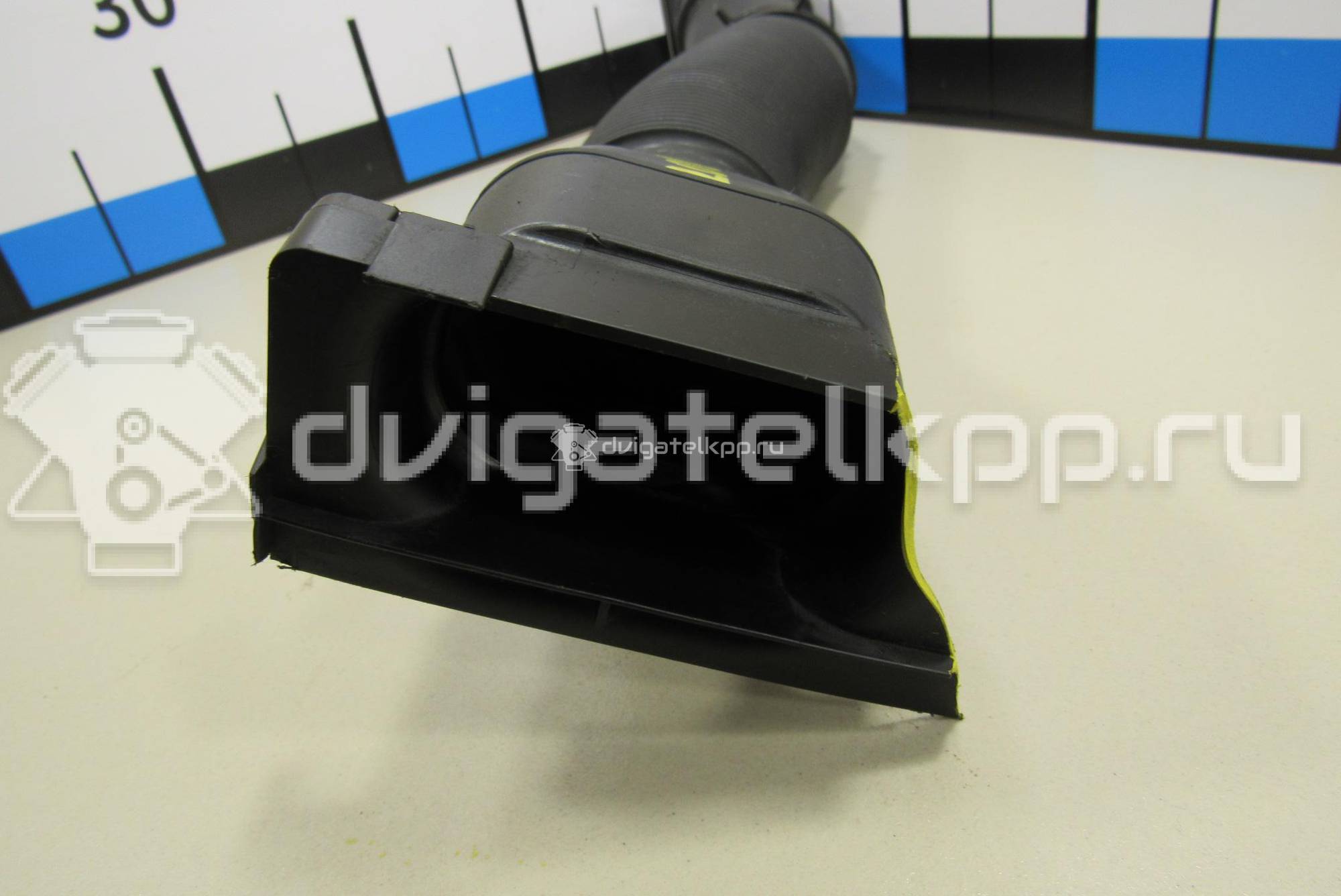 Фото Патрубок воздушного фильтра  6R0129618B для Volkswagen / Seat {forloop.counter}}