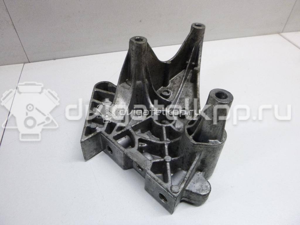 Фото Кронштейн опоры двигателя  06F199207Q для seat Altea {forloop.counter}}
