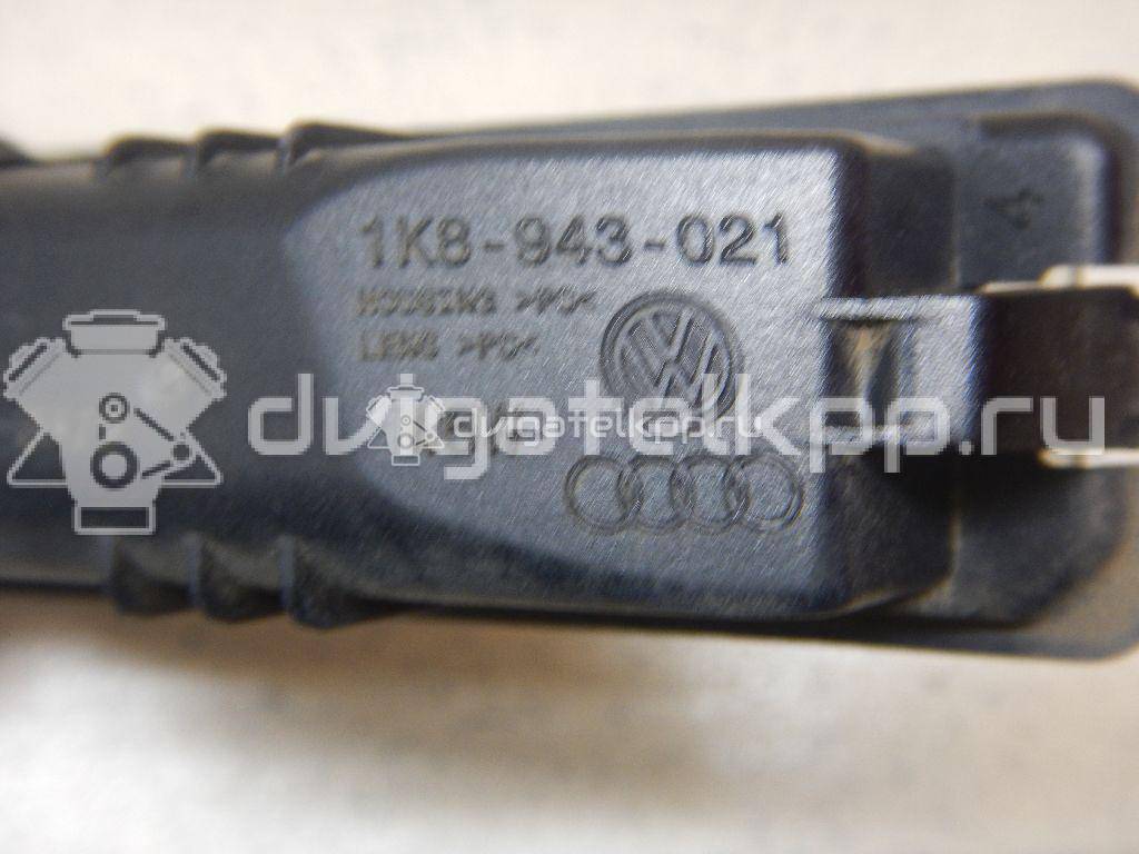 Фото Фонарь подсветки номера  1K8943021 для Volkswagen Scirocco / Polo / Touran / Amarok S1B / New Beetle {forloop.counter}}