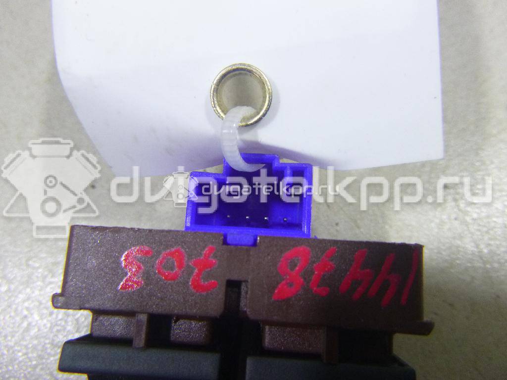 Фото Кнопка открывания багажника  3C0959903B для Volkswagen Passat / Cc / Eos 1F7, 1F8 / Jetta {forloop.counter}}