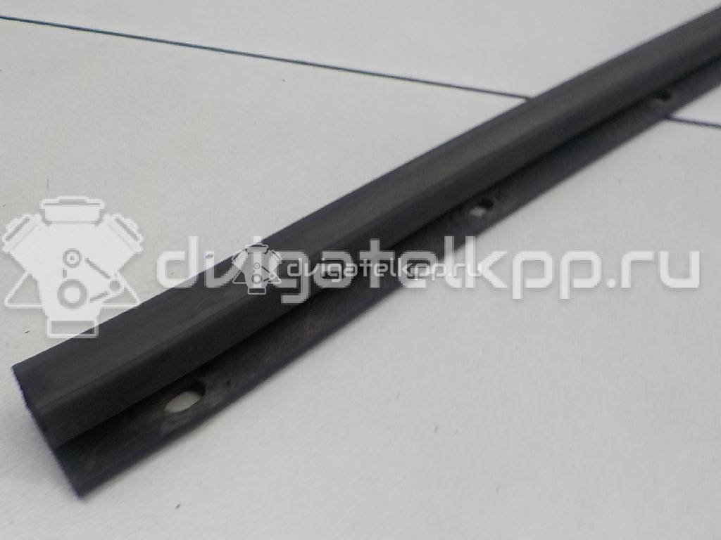 Фото Уплотнитель капота  1K0823707A для vw Golf V {forloop.counter}}