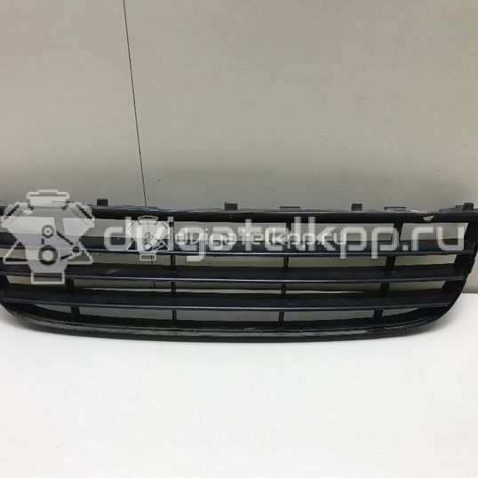 Фото Решетка в бампер центральная  1K0853677C9B9 для Volkswagen Jetta / Golf