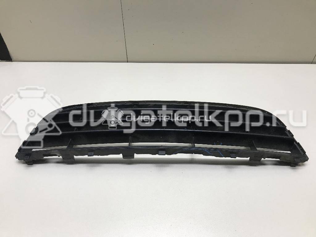 Фото Решетка в бампер центральная  1K0853677C9B9 для Volkswagen Jetta / Golf {forloop.counter}}