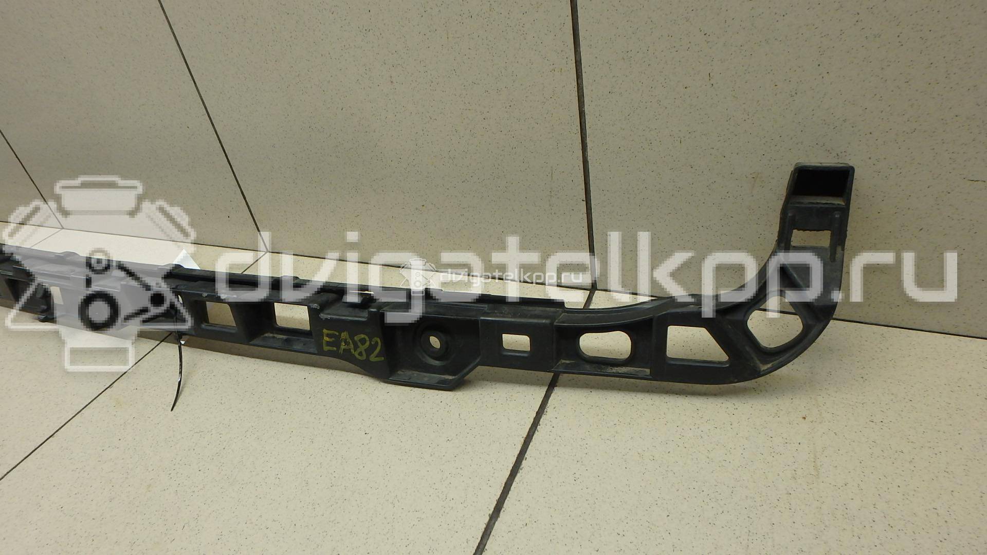 Фото Направляющая заднего бампера  5K6807863 для Volkswagen Golf {forloop.counter}}