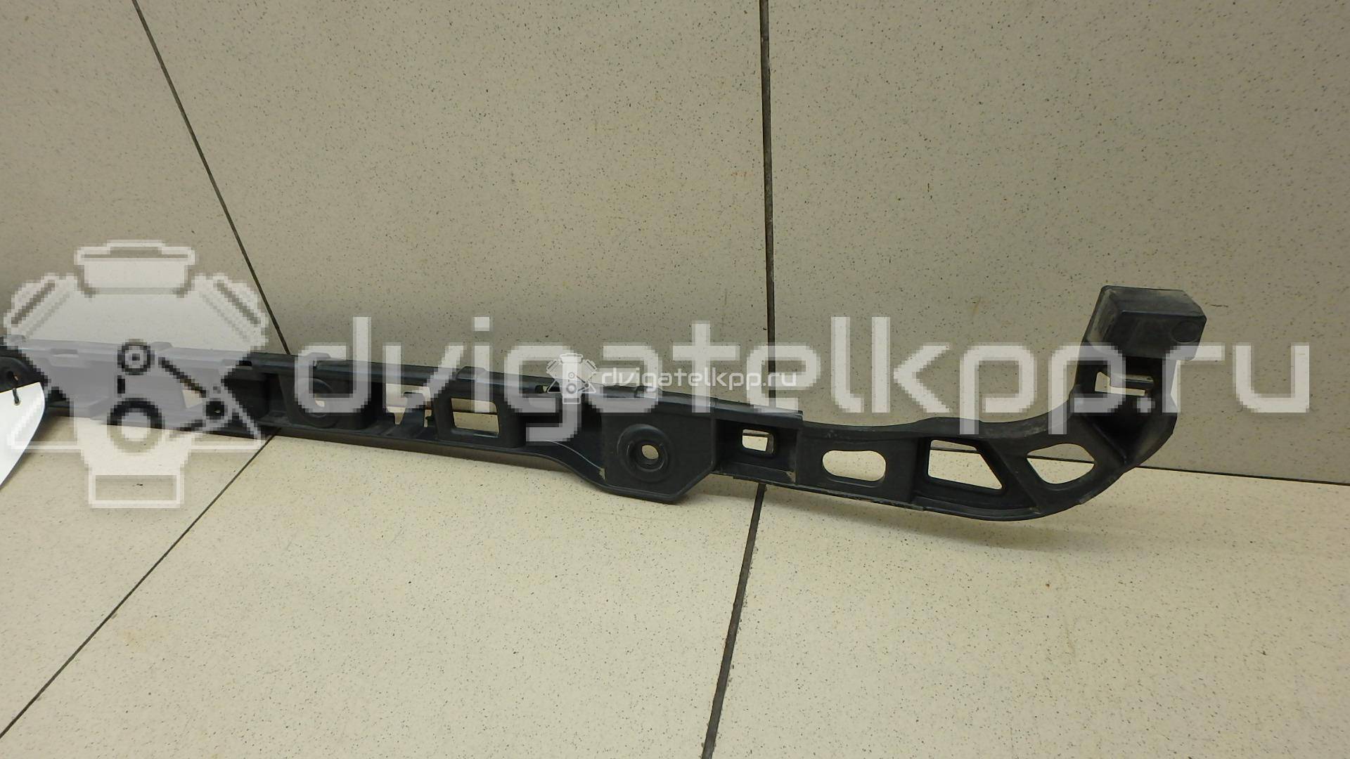 Фото Направляющая заднего бампера  5K6807863 для Volkswagen Golf {forloop.counter}}