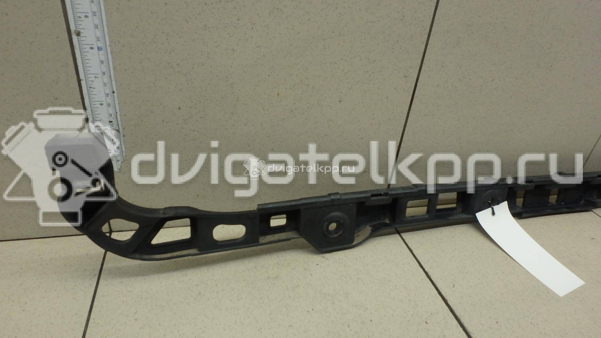 Фото Направляющая заднего бампера  5K6807863 для Volkswagen Golf {forloop.counter}}