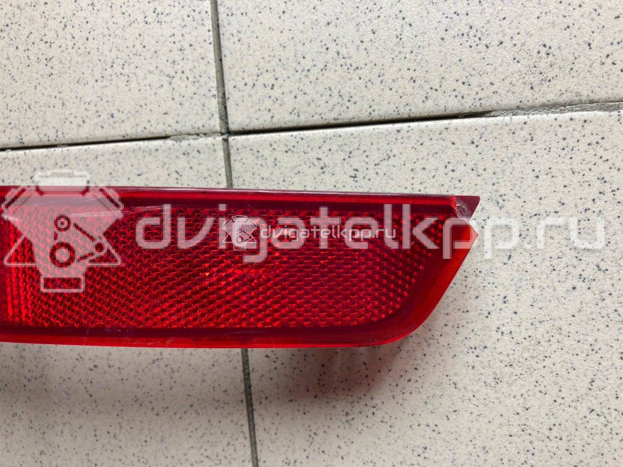 Фото Отражатель в бампер задний правый  5C6945106A для Volkswagen Jetta / Golf {forloop.counter}}