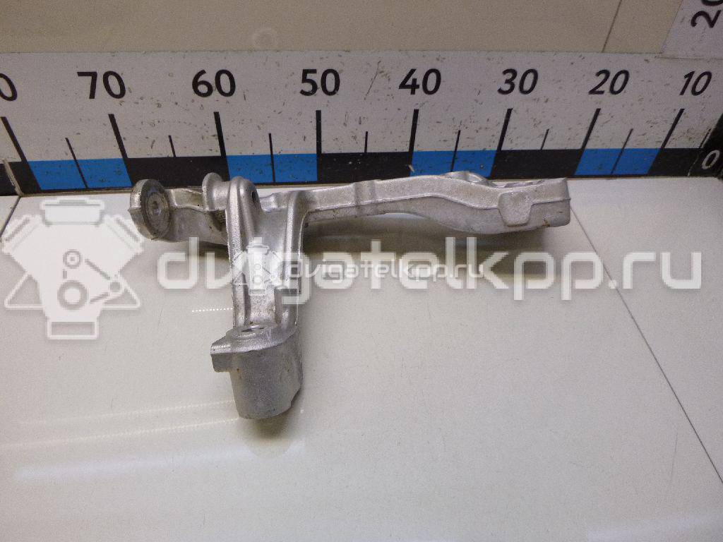 Фото Кронштейн переднего рычага  1K0199296F для Volkswagen Scirocco / Touran / Eos 1F7, 1F8 / Golf / Caddy {forloop.counter}}