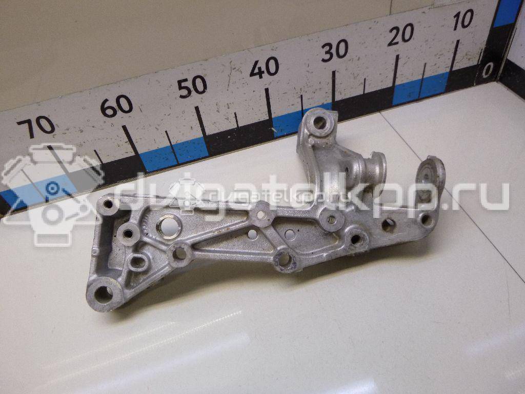 Фото Кронштейн переднего рычага  1K0199296F для Volkswagen Scirocco / Touran / Eos 1F7, 1F8 / Golf / Caddy {forloop.counter}}