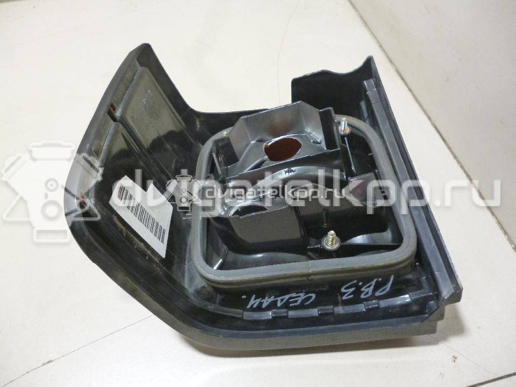 Фото Фонарь задний наружный правый  357945112 для Volkswagen Passat {forloop.counter}}