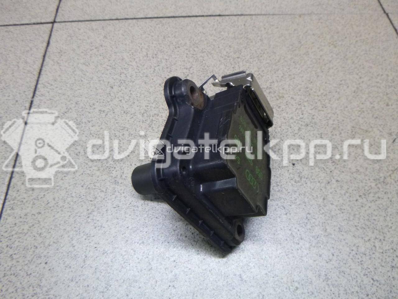 Фото Замок двери задней левой  058905105 для Volkswagen Scirocco / Tiguan / Touran / New Beetle / Bora {forloop.counter}}