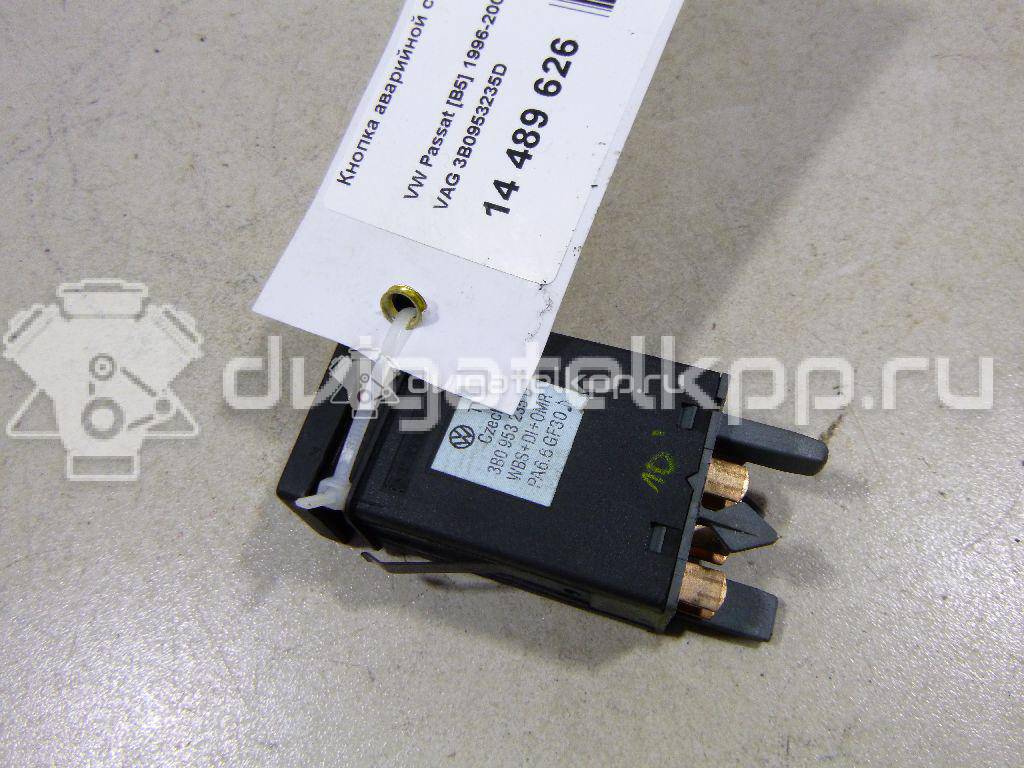 Фото Кнопка аварийной сигнализации  3B0953235D для Volkswagen Passat {forloop.counter}}