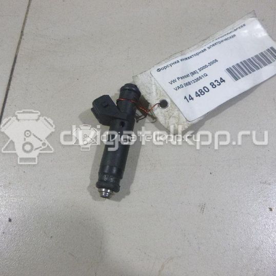 Фото Форсунка инжекторная электрическая  06B133551Q для Volkswagen Passat