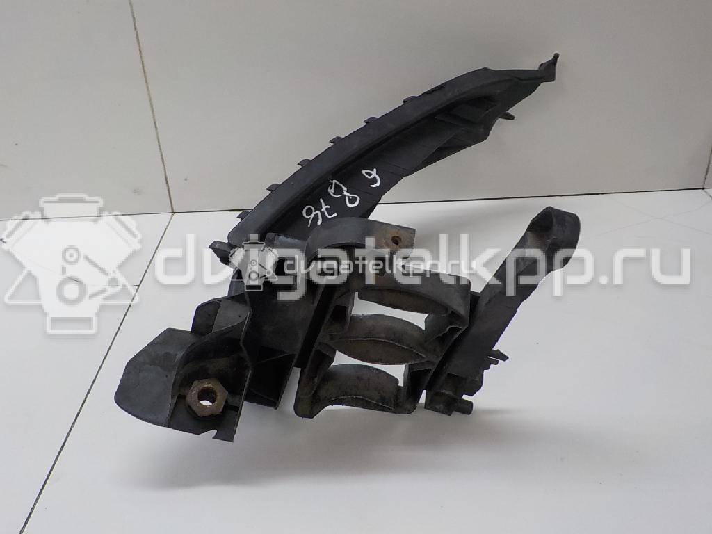 Фото Кронштейн фар правый  8K0805608C для Audi A4 {forloop.counter}}