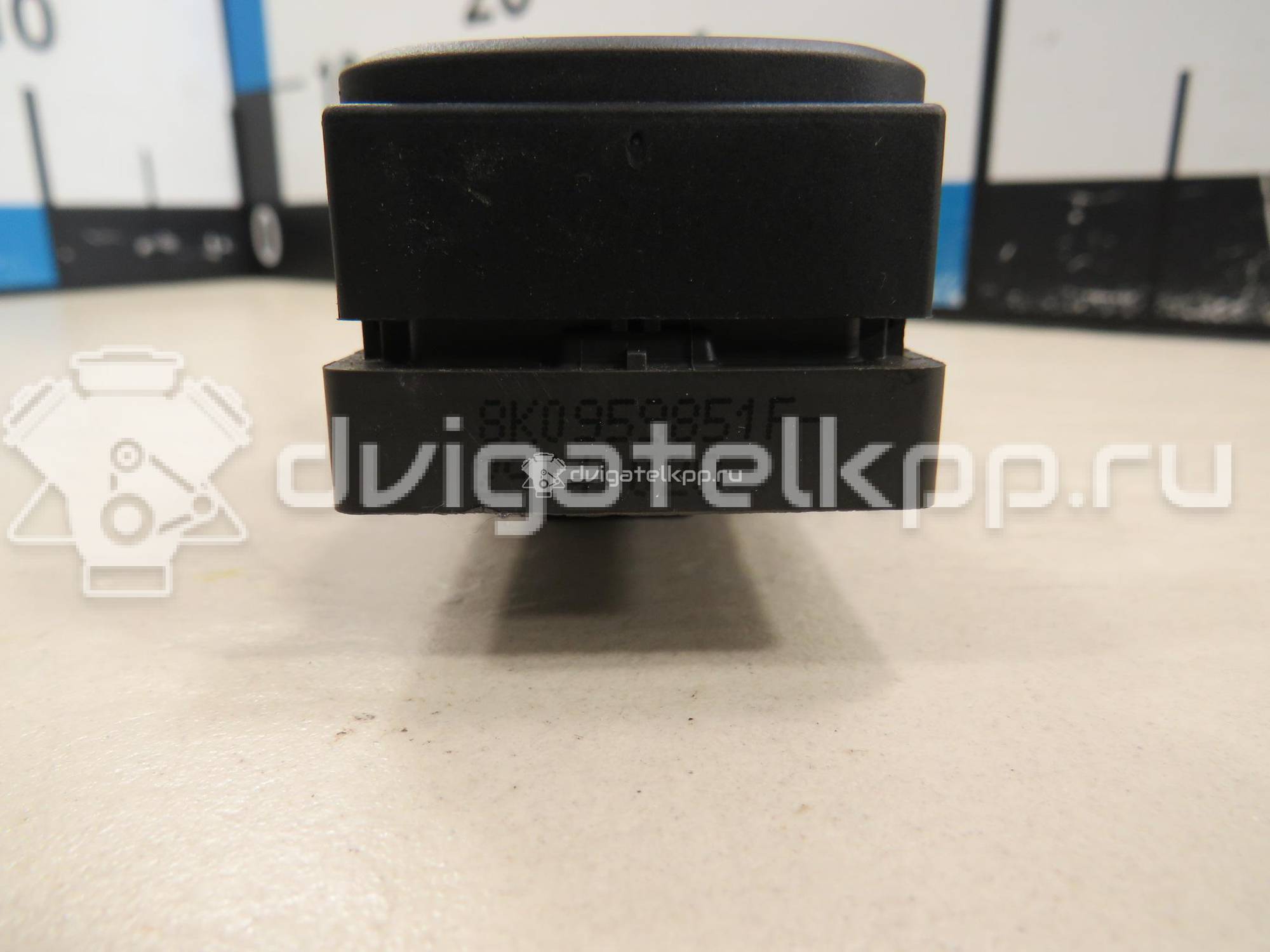 Фото Блок управления стеклоподъемниками  8k0959851f для Audi A5 / A4 / Q5 {forloop.counter}}