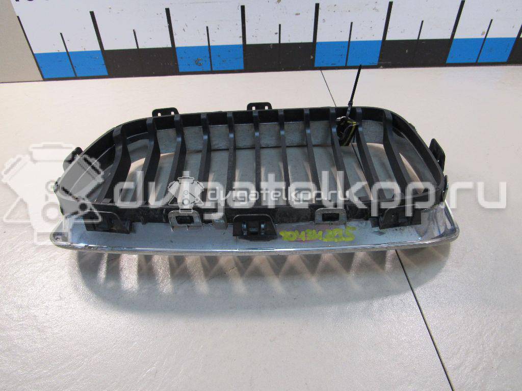 Фото Решетка радиатора правая  51137239022 для Bmw 1 {forloop.counter}}