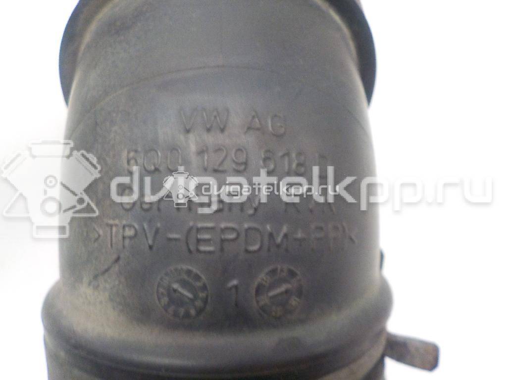 Фото Патрубок воздушного фильтра  5Q0129618D для Skoda / Volkswagen / Seat {forloop.counter}}