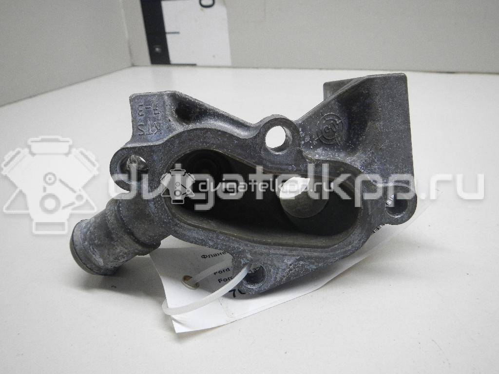 Фото Фланец двигателя системы охлаждения  1221325 для Ford Fiesta / Focus / Puma Ec {forloop.counter}}