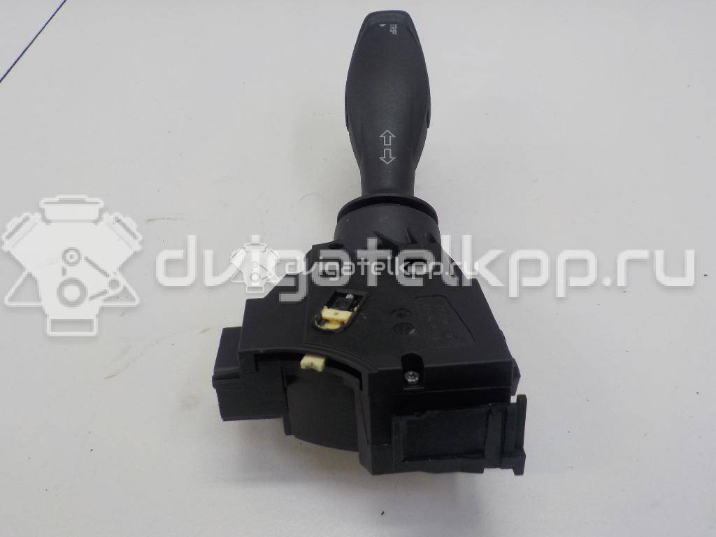 Фото Переключатель поворотов подрулевой  1682336 для Ford Fiesta {forloop.counter}}