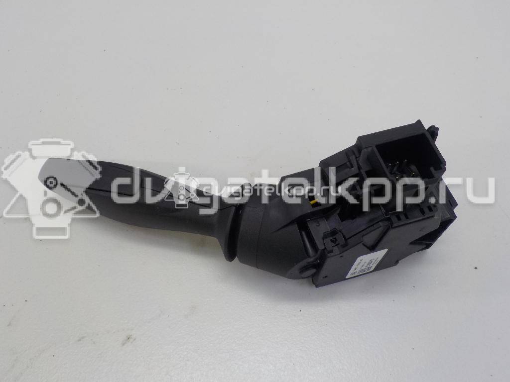 Фото Переключатель поворотов подрулевой  1682336 для Ford Fiesta {forloop.counter}}