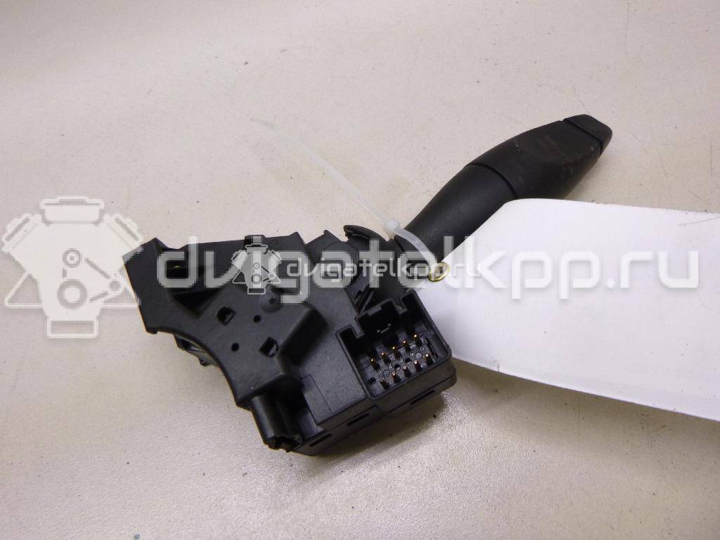 Фото Переключатель поворотов подрулевой  1145991 для Ford Focus {forloop.counter}}