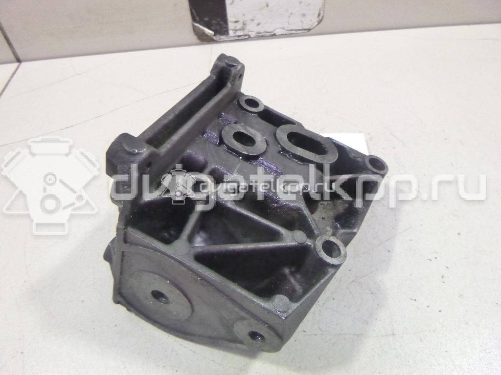 Фото Кронштейн масляного фильтра  1385380 для Ford Focus / C-Max / Galaxy / S-Max / Mondeo {forloop.counter}}
