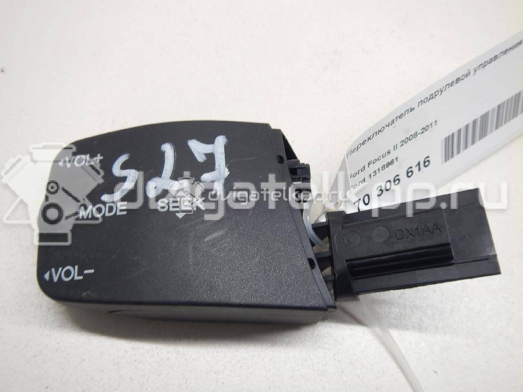 Фото Переключатель подрулевой управления магнитолой  1318961 для Ford Focus / Kuga / Transit / C-Max {forloop.counter}}