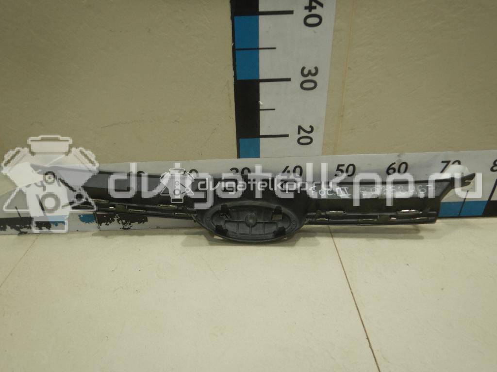 Фото Решетка радиатора  1718747 для Ford Focus {forloop.counter}}