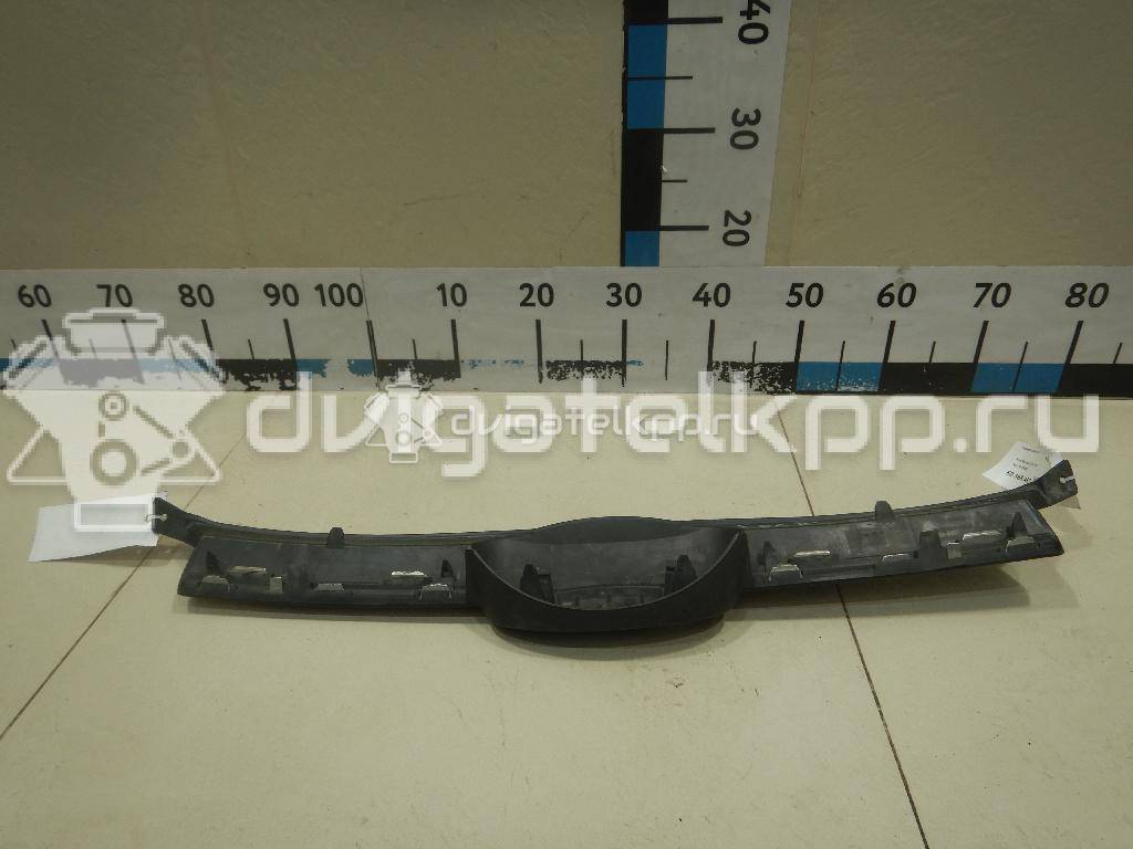 Фото Решетка радиатора  1718747 для Ford Focus {forloop.counter}}