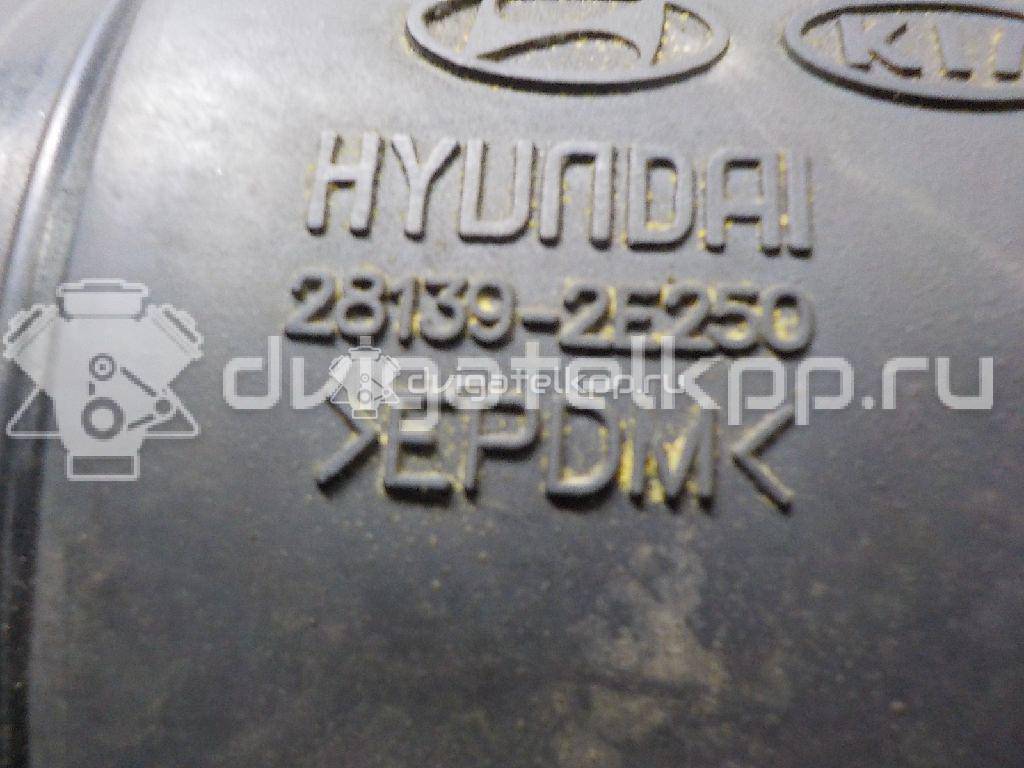 Фото Патрубок воздушного фильтра  281392e250 для Hyundai / Kia {forloop.counter}}