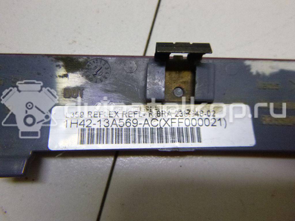 Фото Отражатель в бампер задний правый  LR006348 для Land Rover Freelander / Range Rover {forloop.counter}}