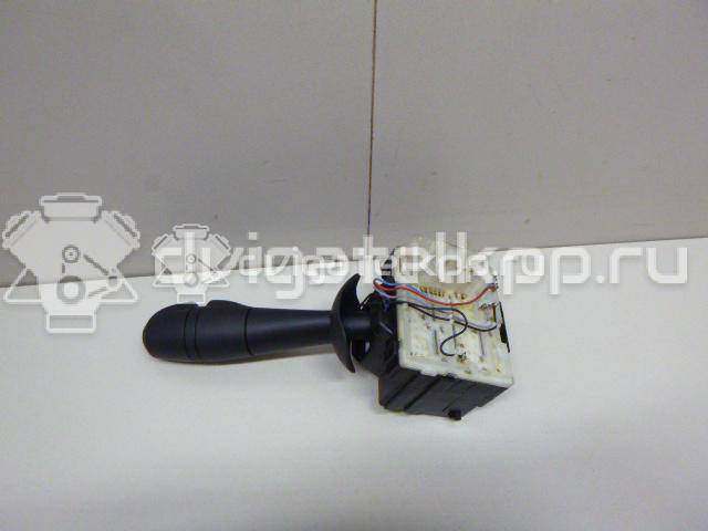 Фото Переключатель стеклоочистителей  8201168016 для Renault Trafic / Captur J5 / Clio {forloop.counter}}