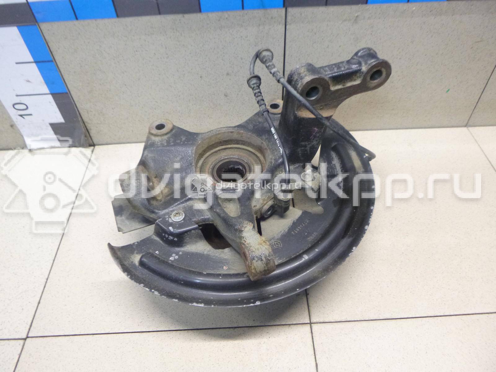 Фото Кулак поворотный передний правый  400140080R для Renault Grand / Scénic / Fluence L30 / Megane {forloop.counter}}