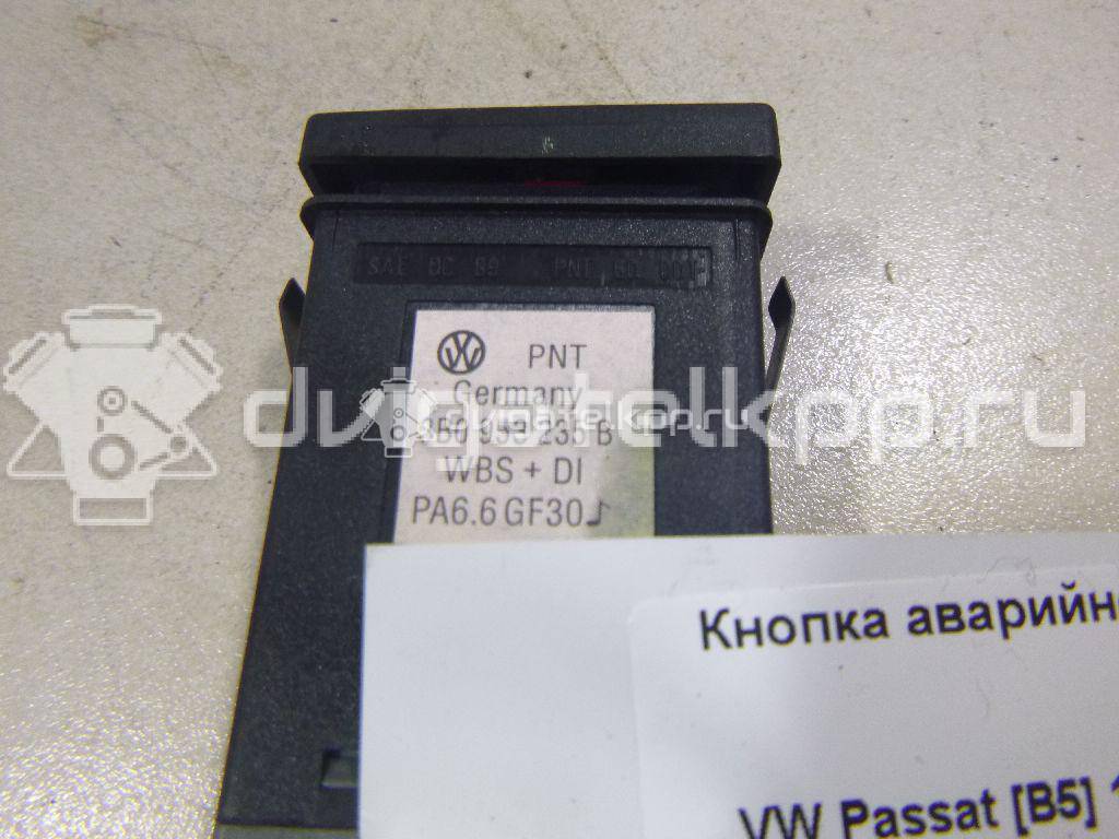 Фото Кнопка аварийной сигнализации  3B0953235B для Volkswagen Passat {forloop.counter}}