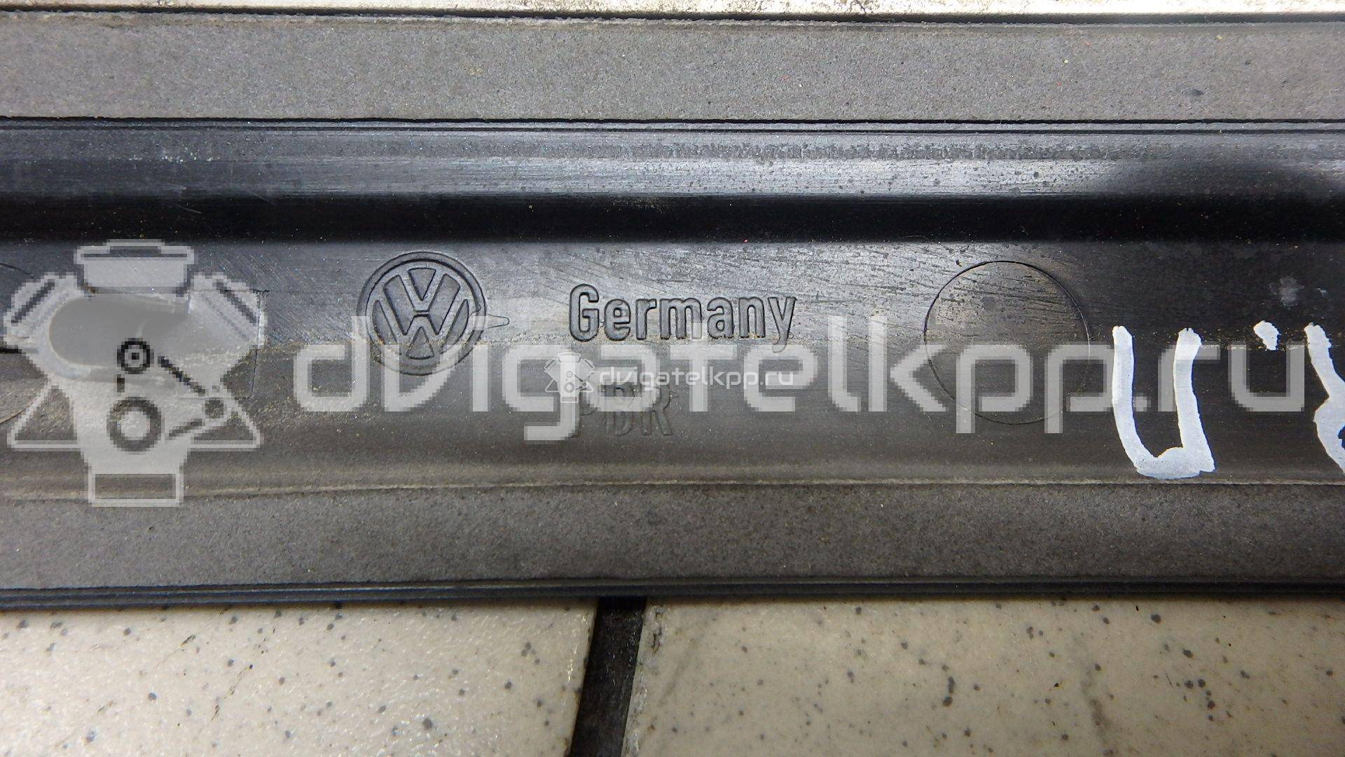 Фото Молдинг передней правой двери  3B0853516C для Volkswagen Passat {forloop.counter}}