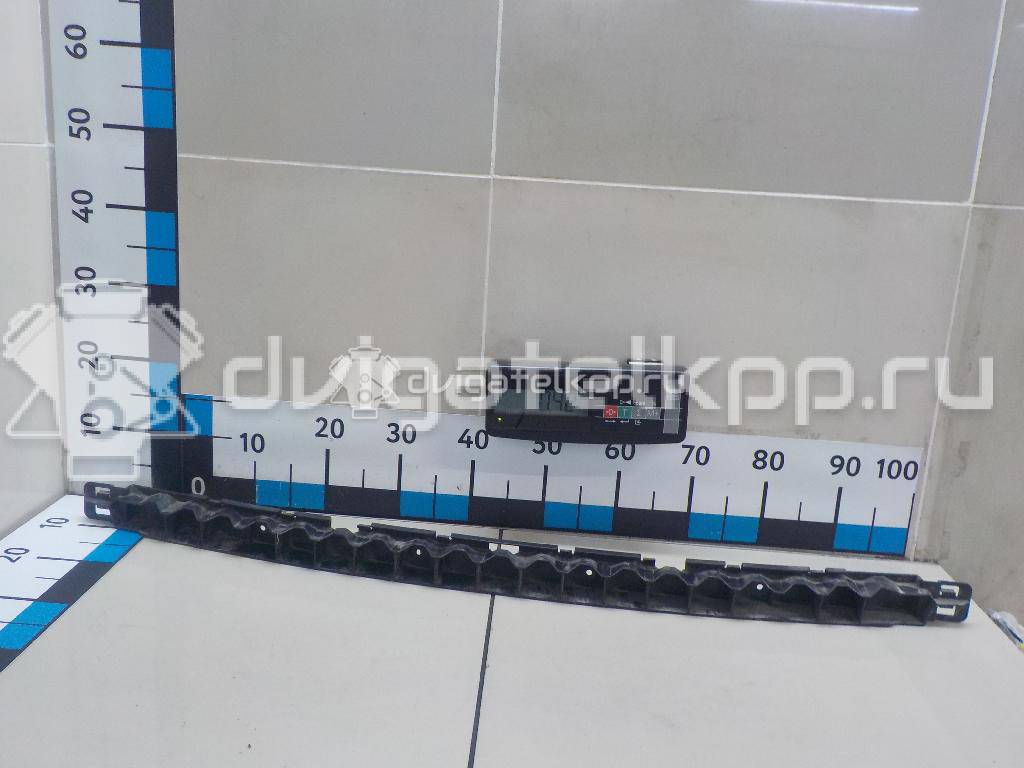 Фото Направляющая заднего бампера  6Q6807863 для Volkswagen Polo / Golf {forloop.counter}}