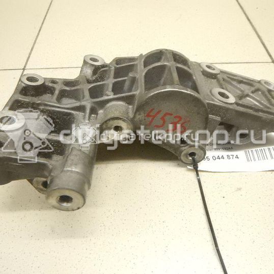 Фото Кронштейн генератора  4891592AA для dodge Avenger