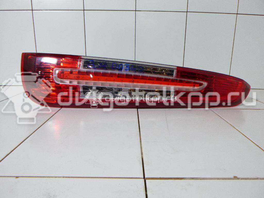 Фото Фонарь задний правый  1543051 для Ford C-Max {forloop.counter}}