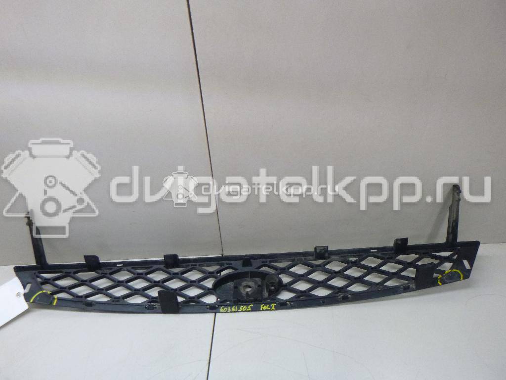 Фото Решетка радиатора  1744364 для Ford Focus {forloop.counter}}