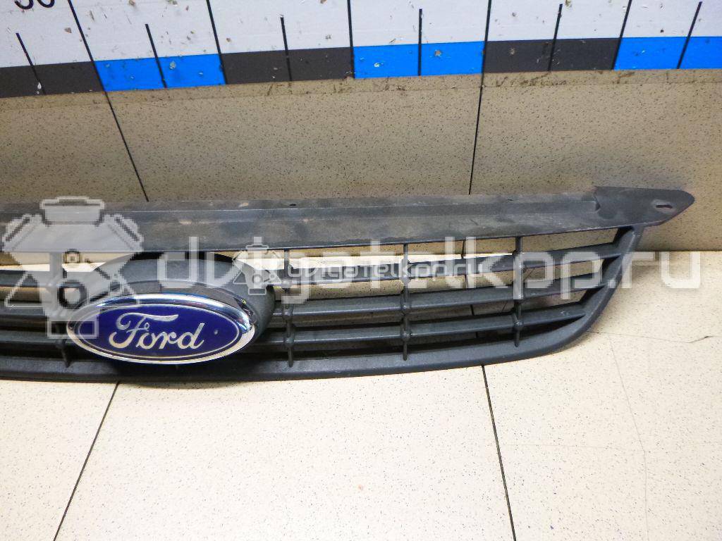 Фото Решетка радиатора  1676410 для Ford Focus {forloop.counter}}