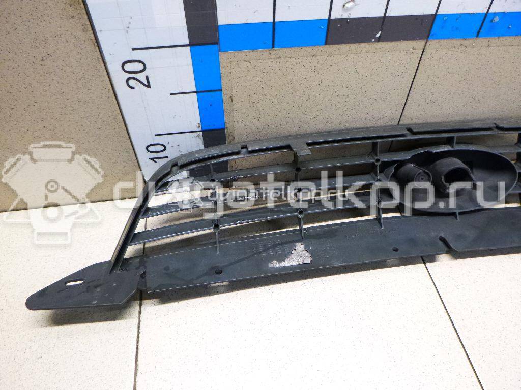 Фото Решетка радиатора  1676410 для Ford Focus {forloop.counter}}