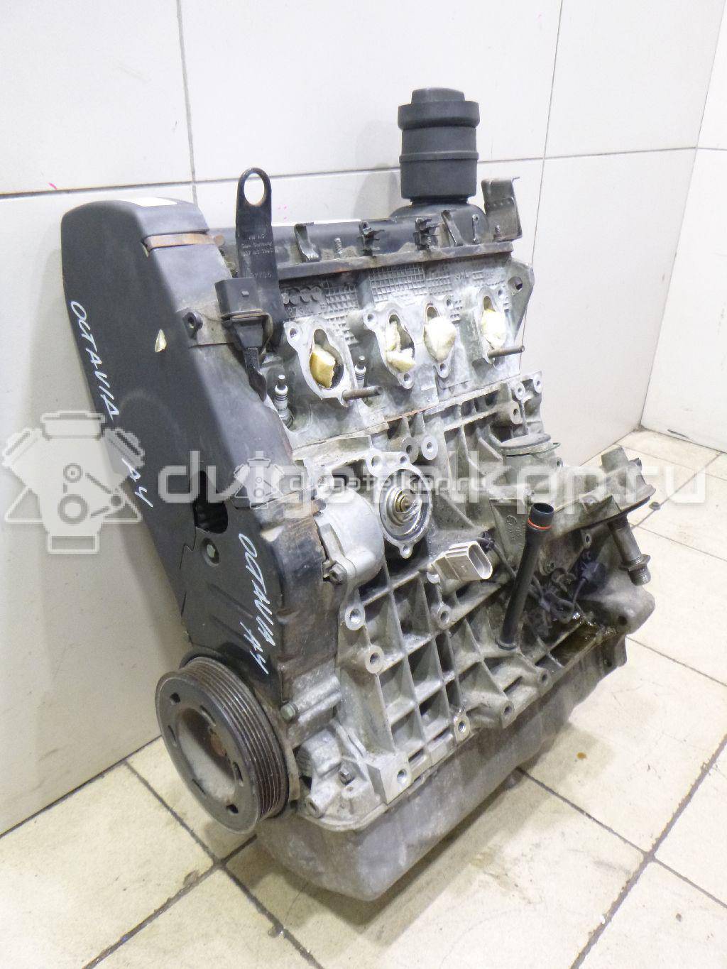 Фото Контрактный (б/у) двигатель AKL для Volkswagen / Seat 101 л.с 8V 1.6 л бензин 06A100098X {forloop.counter}}