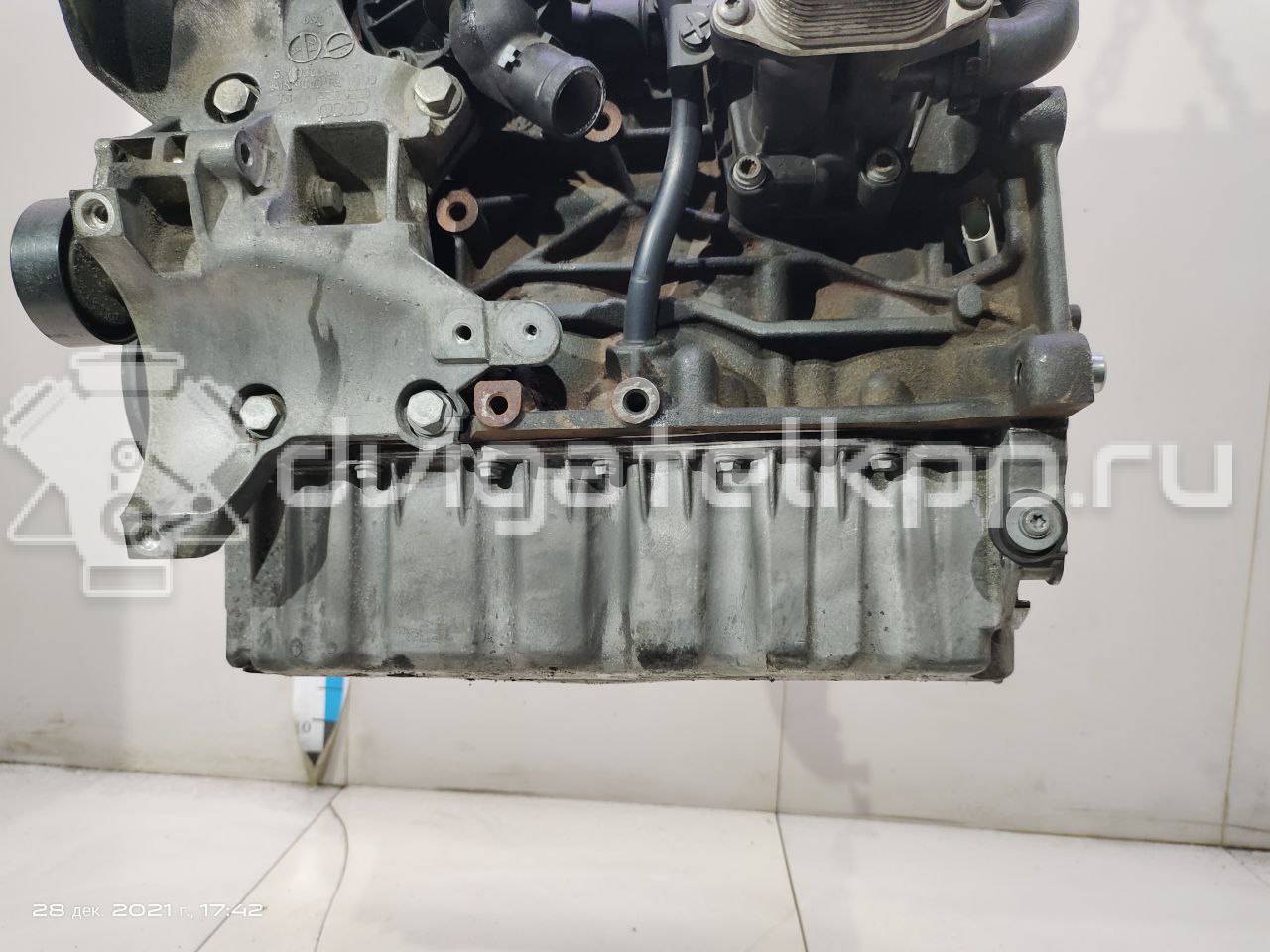 Фото Контрактный (б/у) двигатель CFGC для Volkswagen Scirocco / Tiguan / Cc / Sharan / Passat 177 л.с 16V 2.0 л Дизельное топливо 03L100090J {forloop.counter}}