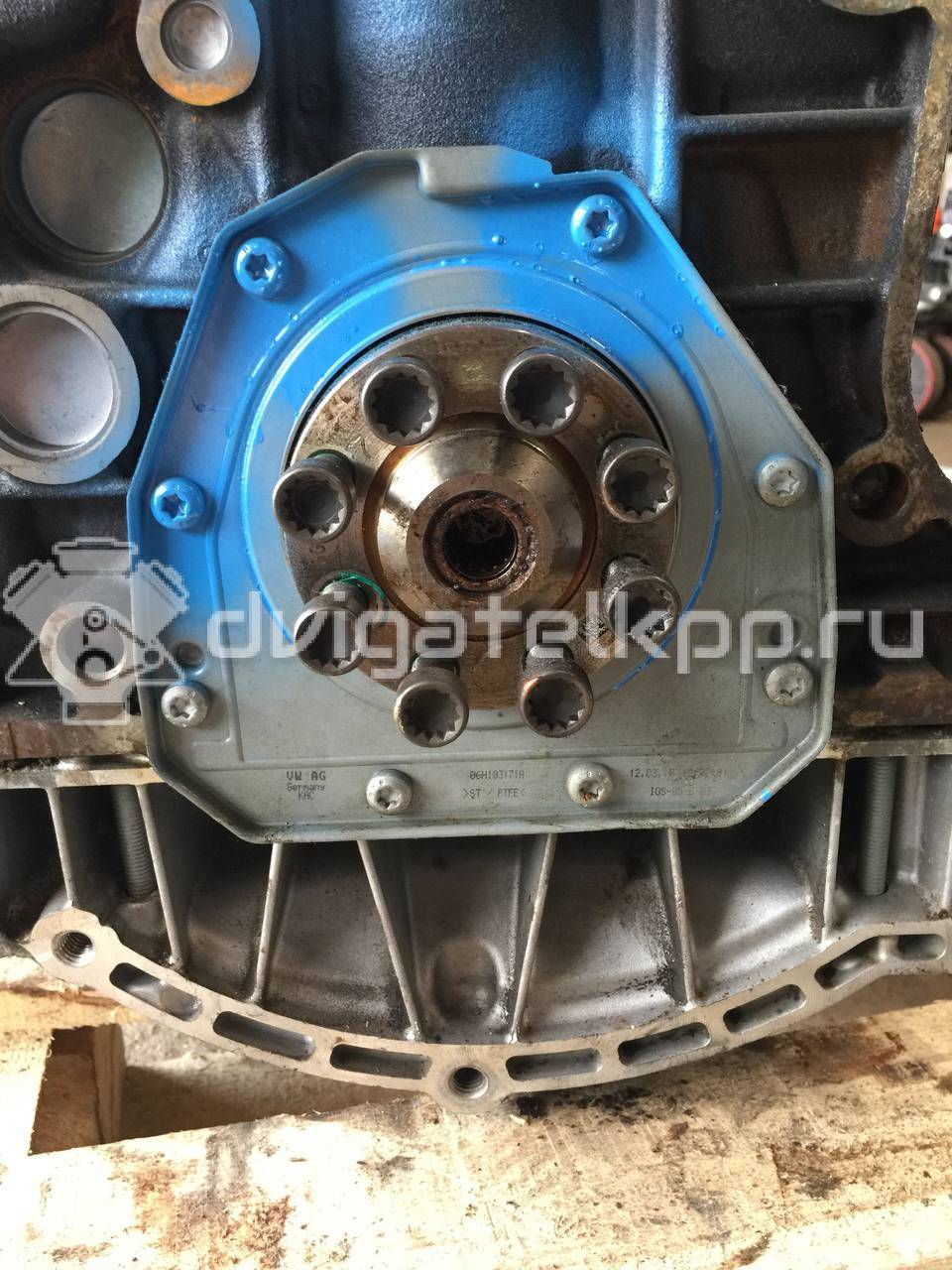 Фото Контрактный (б/у) двигатель CAWB для Volkswagen Scirocco / Tiguan 200 л.с 16V 2.0 л бензин 06J100033R {forloop.counter}}