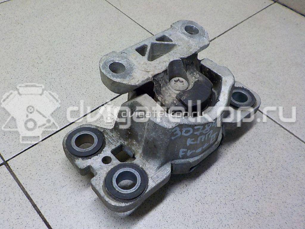 Фото Опора КПП  LR023379 для Land Rover Freelander {forloop.counter}}