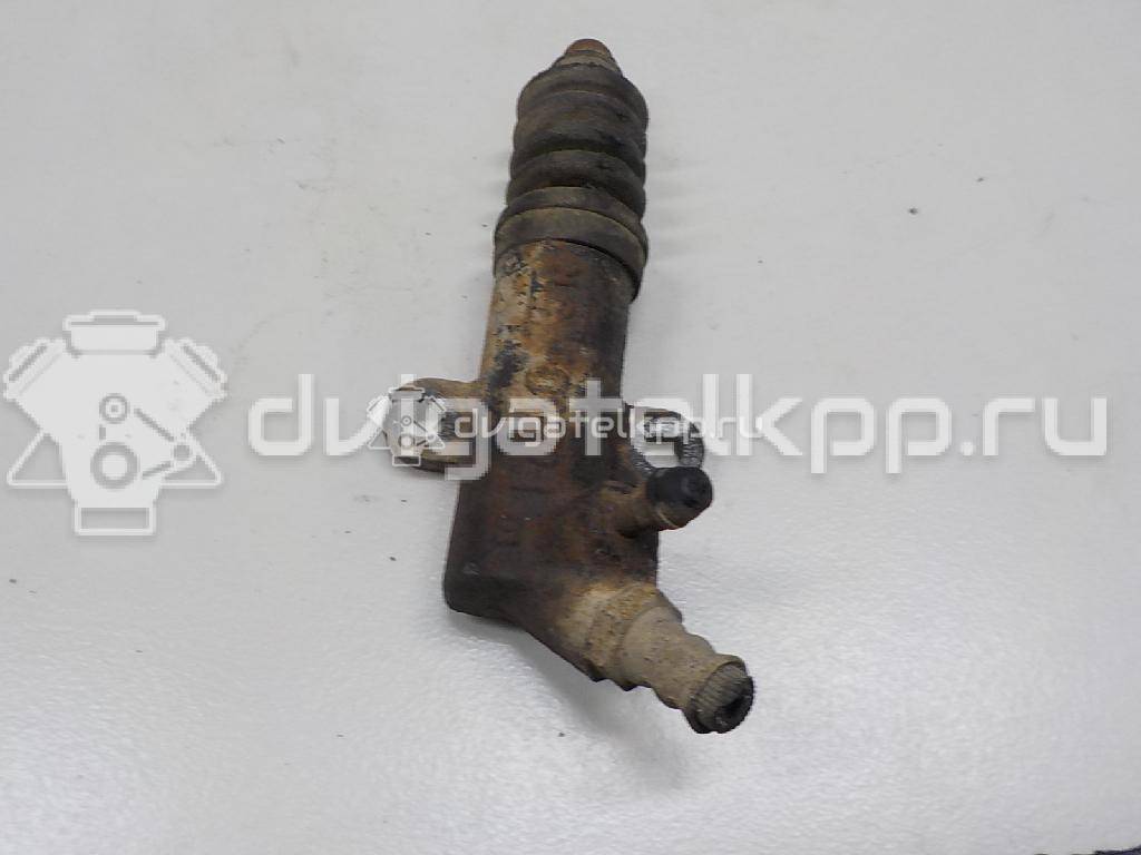 Фото Цилиндр сцепления рабочий  UR5841920A для Mazda Bt-50 Cd, Un / Bt-50 {forloop.counter}}