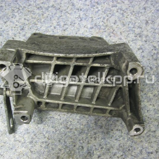 Фото Кронштейн двигателя правый  93184161 для Opel Astra / Zafira