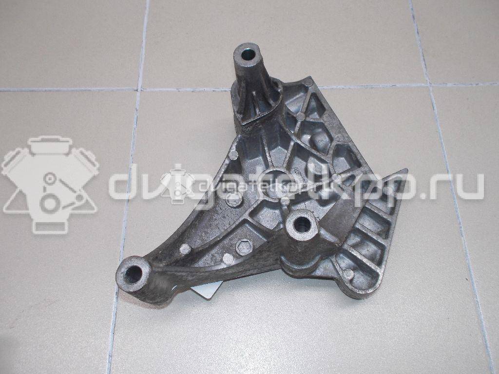 Фото Кронштейн опоры двигателя  06F199207Q для seat Altea {forloop.counter}}