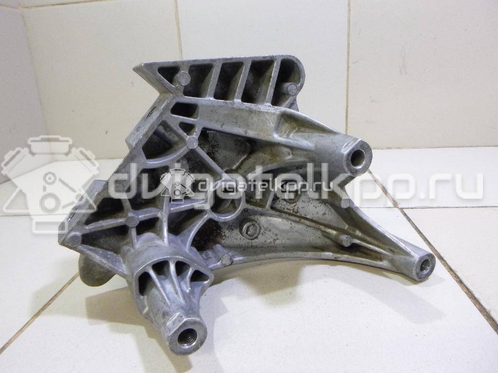 Фото Кронштейн опоры двигателя  06F199207Q для seat Altea {forloop.counter}}